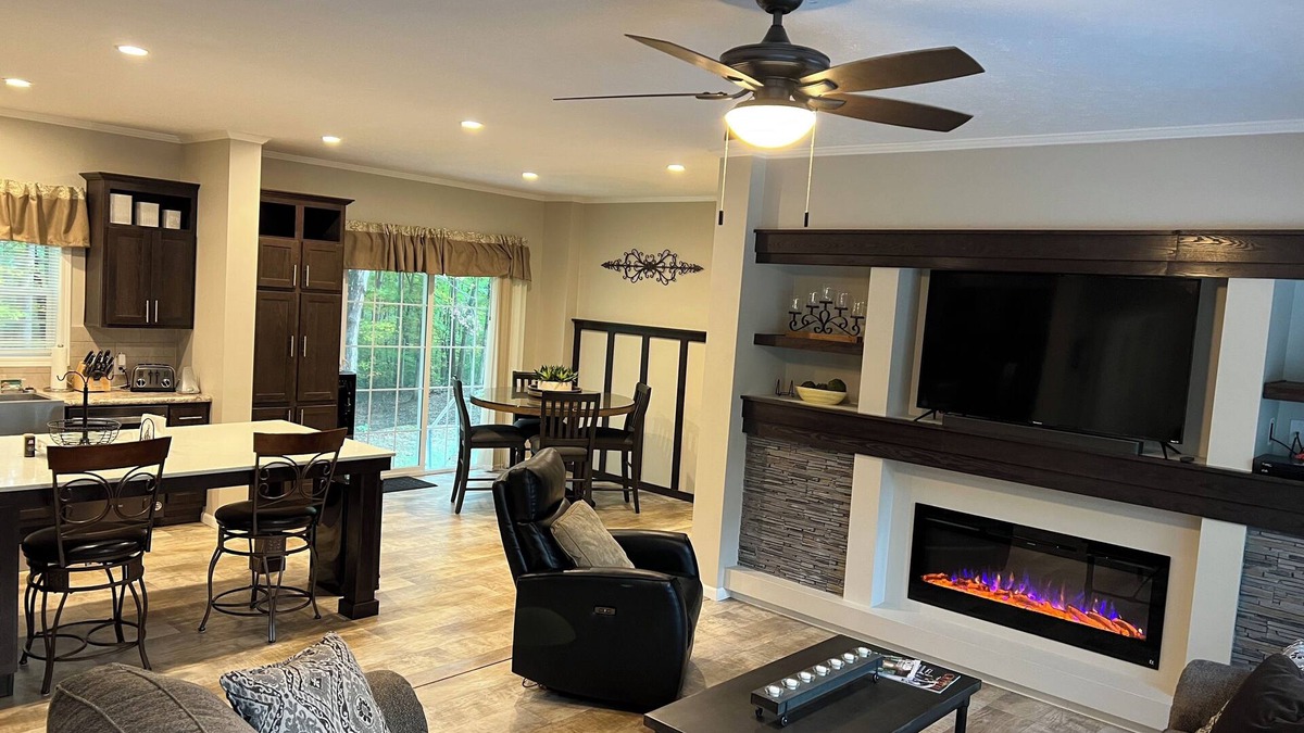 Heltonville House | New 3-bedroom/3-acre house near Lake Monroe, IU & Bloomington