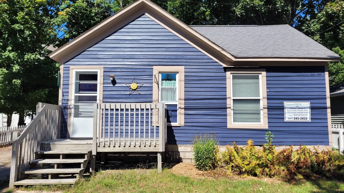 Frankfort Cottage | New! 307 HP Cottage - Very Cute with Great Downtown Location & A/C!