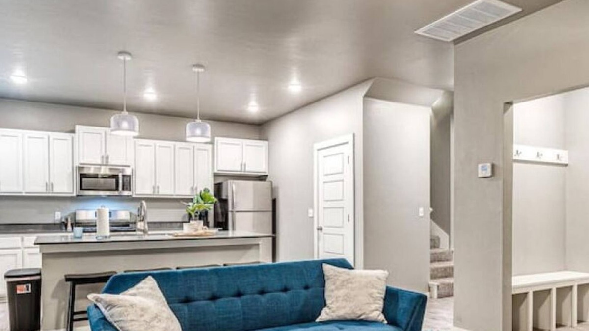 Midwest City House | New 3B/2.5B In Heart Of MW City
