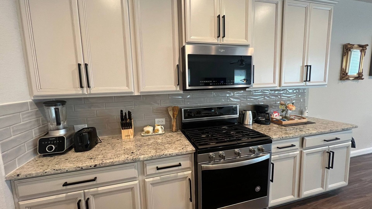 Spring Shadows House | New 3bedrooms 2.5bathrooms with Tesla charging station.