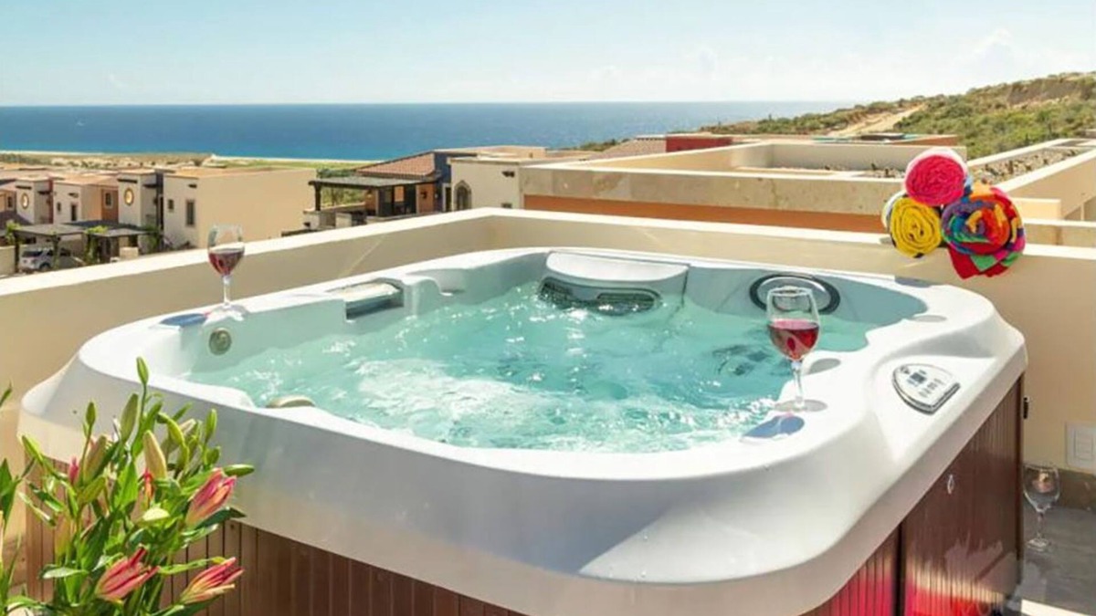 Paraiso Escondido Villa | ¡New 3BR-3.5BA w/Pool, Terrace, Jacuzzi, Golf Course & Oceanview!
