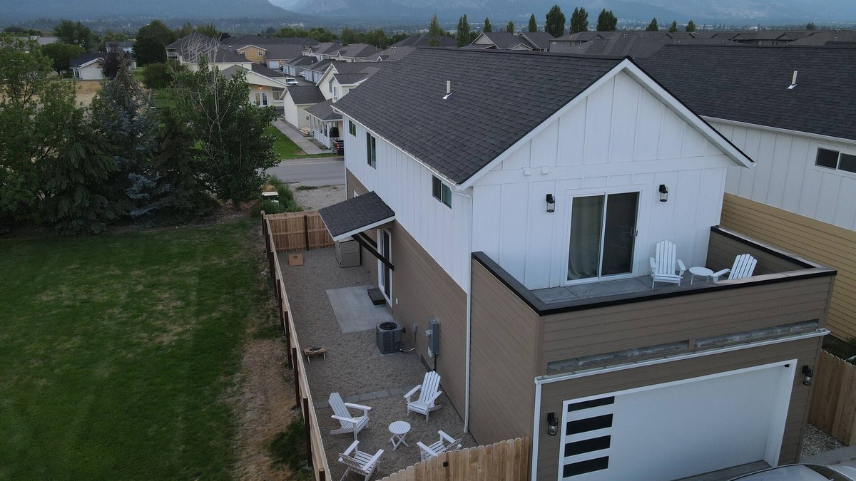 Hamilton House | New 3BR w/Garage, 1 Mile from Downtown