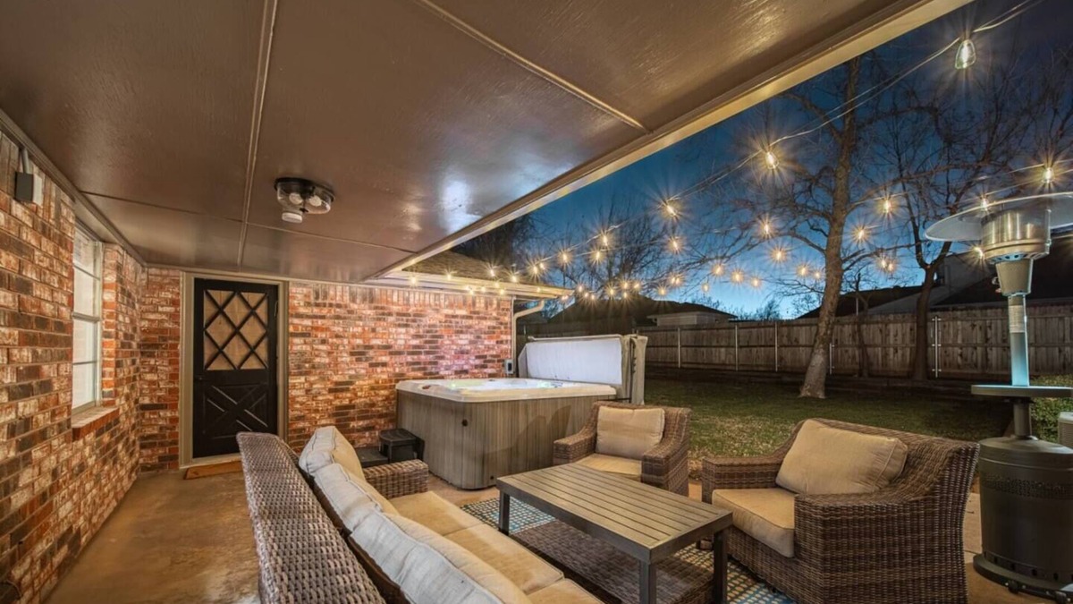 Oklahoma City House | NEW 4 BDR OKC Hot Tub/Pool Table 12 Point Getaway