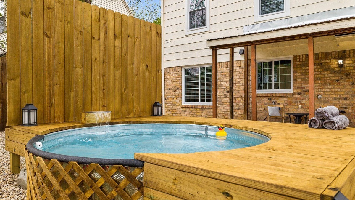 South Arlington House | NEW! 4 Bed 2.5 Bath, House w/Cowboy Pool and Fire Pit in Central DFW!
