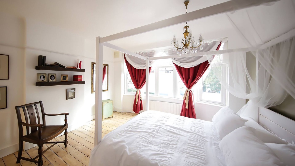 Bruce Grove House | NEW: 4 bed family townhouse - sleeps 13 - FREE BREAKFAST & FREE PARKING