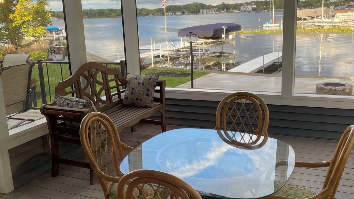 Syracuse House | New 4-bedroom house on Lake Wawasee with a stunning, screened in porch!