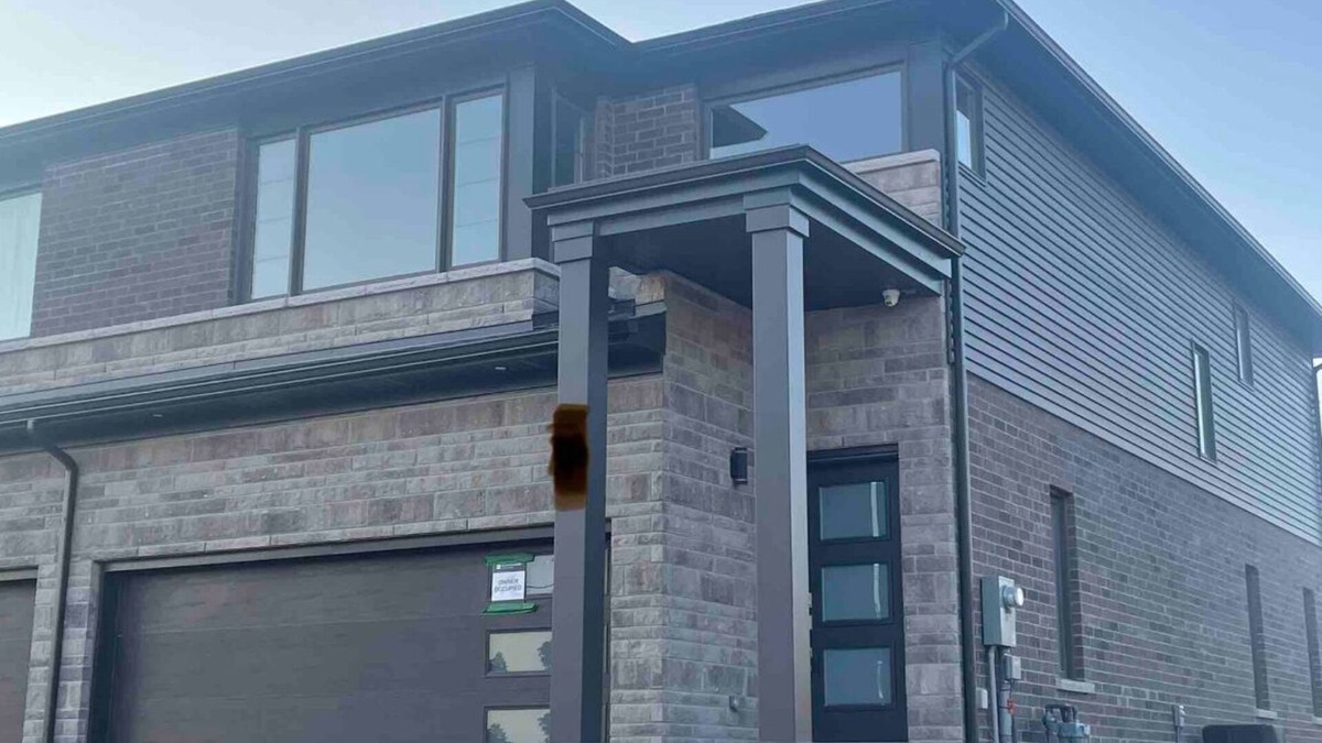Niagara Falls House | New 4-bedroom two story house,10min NiagaraFallsCA