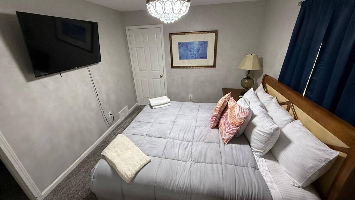 Cordova House | New 4 BR+Extra Space Beds- Retreat w/Private Pool
