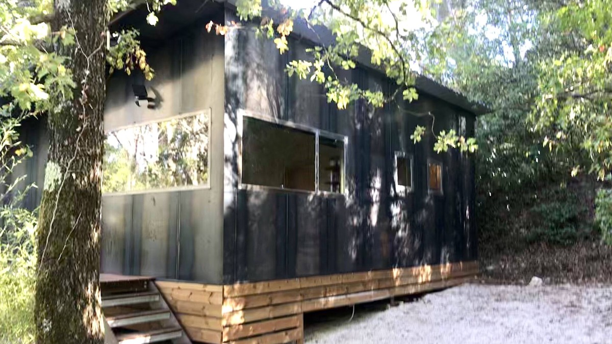 Robion House | new 4 pers enchantment Provencal new house luxury garden enclosed jacuzzi