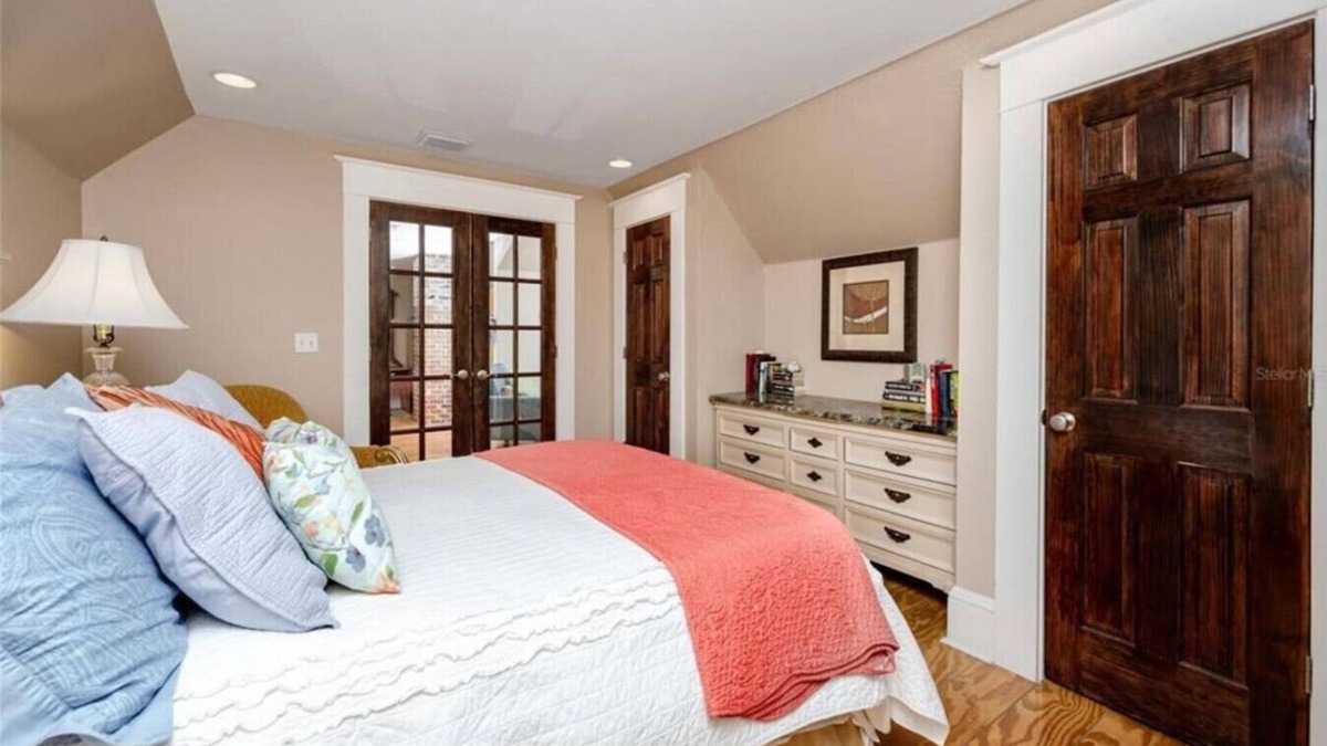 Downtown Dunedin Condo | New 4 room Suite, with kitchenette