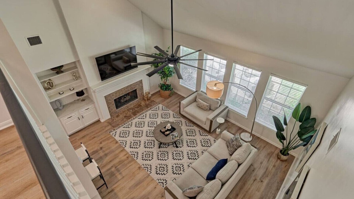 College Park House | New! 4BR/Easy Access to all Woodlands amenities