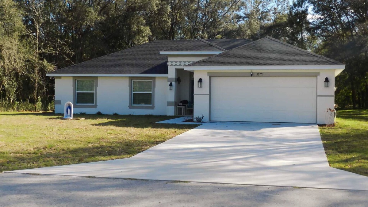 Ocala House | NEW 4BR Home! Wi-Fi, Garage Games & Convenient Drive to Downtown Ocala