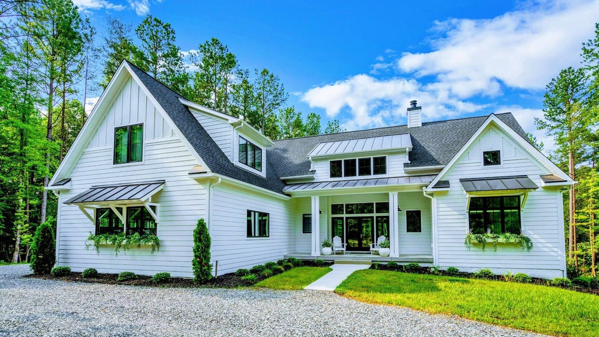 Mineral House | NEW 4BR Lake Anna with Pool, Beach, Patio, Hot Tub