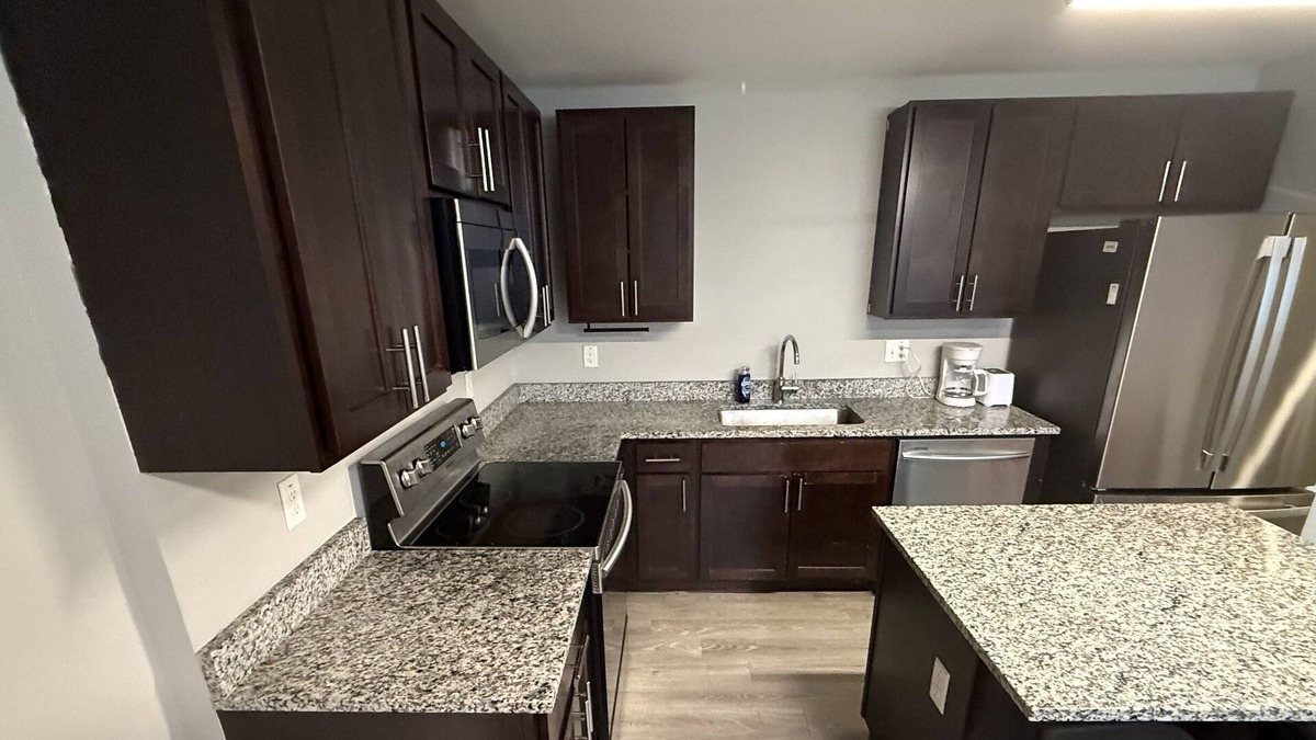 Burns Park Apartment | * NEW * 4BR Retreat | Heart of Campus w/Parking