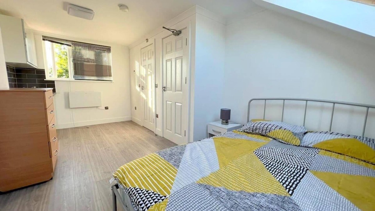 Addiscombe House | New 5-Bed & 4 bathroom House in Croydon