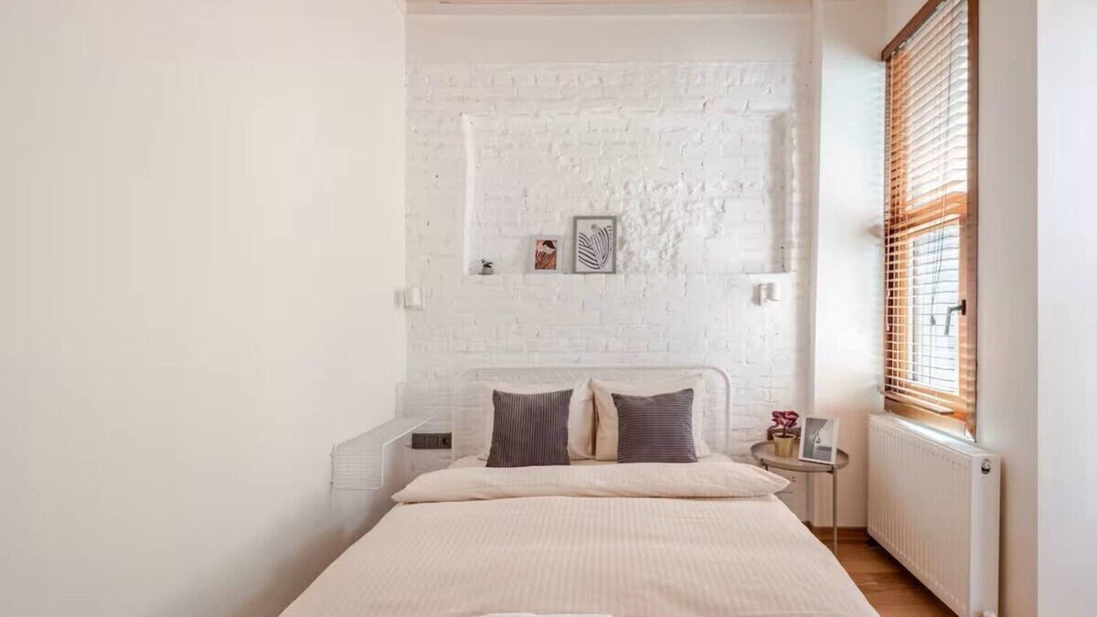 Kumkapi House | New 5-bedroom house for friends and families with WiFi, AC, near best hotspots