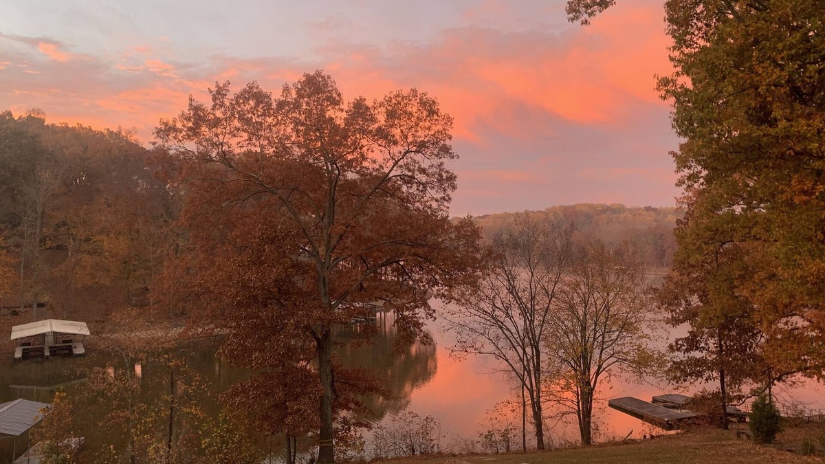 Cadiz House | New 6 bedrooms! Lake Barkley Lake House