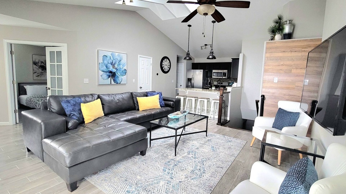 Northwest Arvada House | NEW 6bdrms, 6baths; Near Dining, Shops, & Shops. Great for Red Rocks & Downtown!