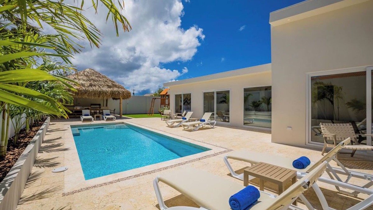 Bubali Villa | NEW 6BR Playground Private Pool Pro-BBQ Palapa