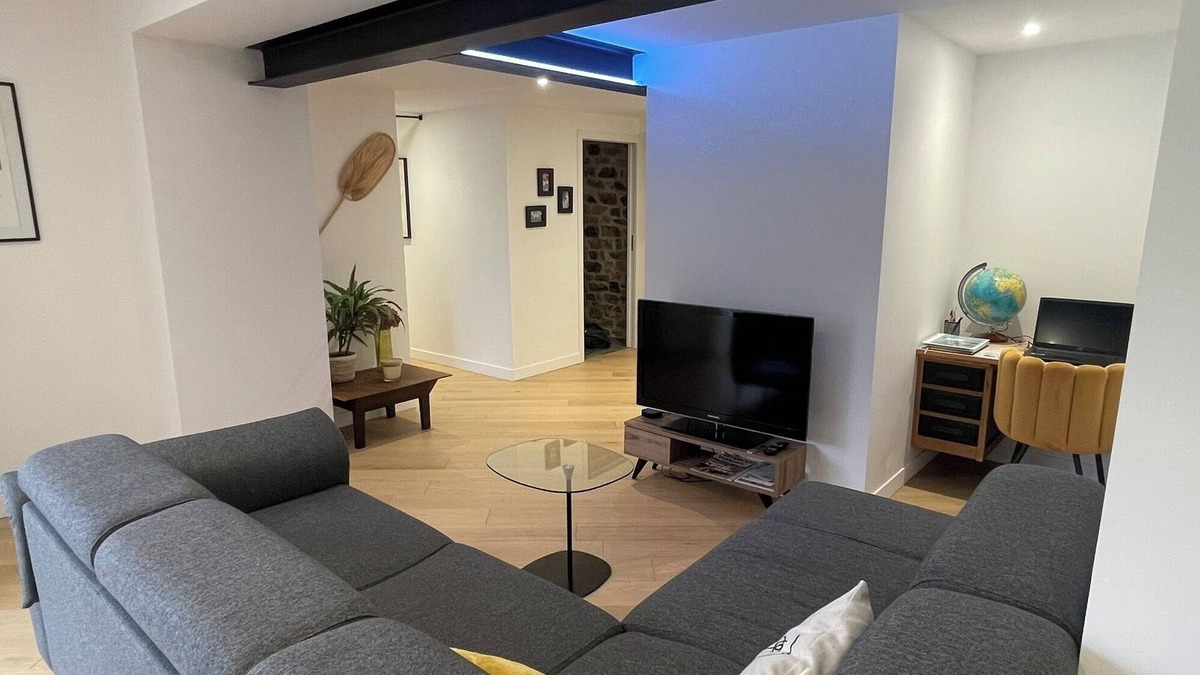 Vannes Apartment | New 80 m² apartment with garden, quiet, walking distance to port, stadiums and shops