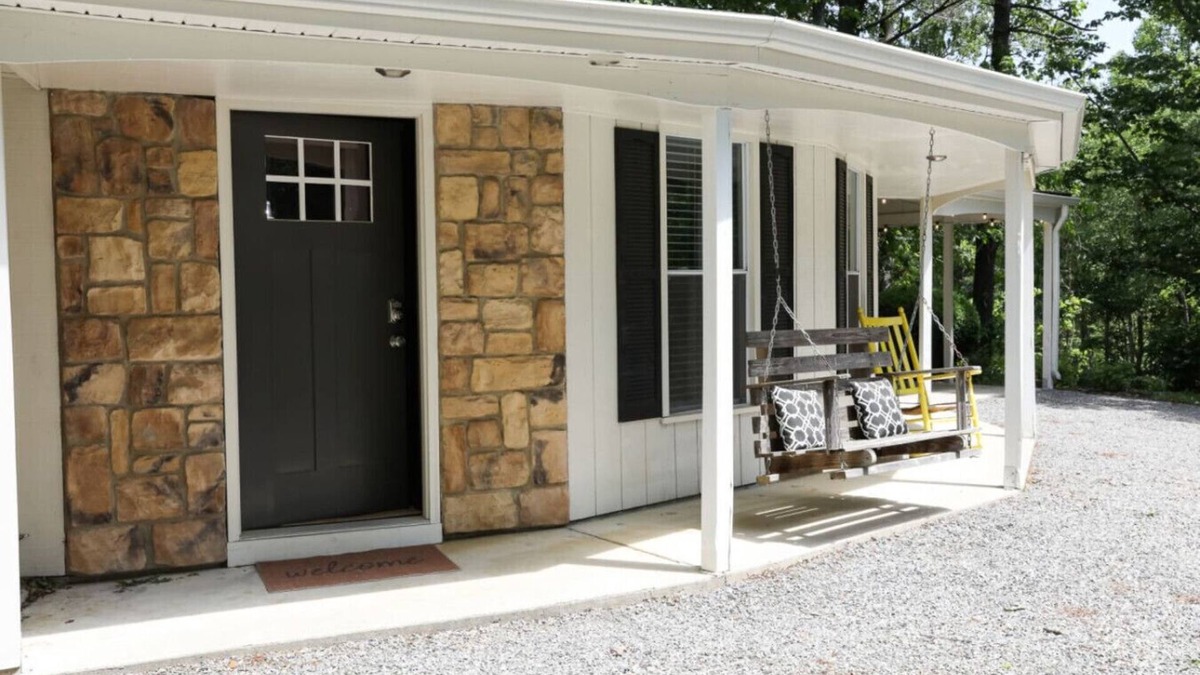 Court House House | New! 8Days a Week - Octagonal home for a unique stay