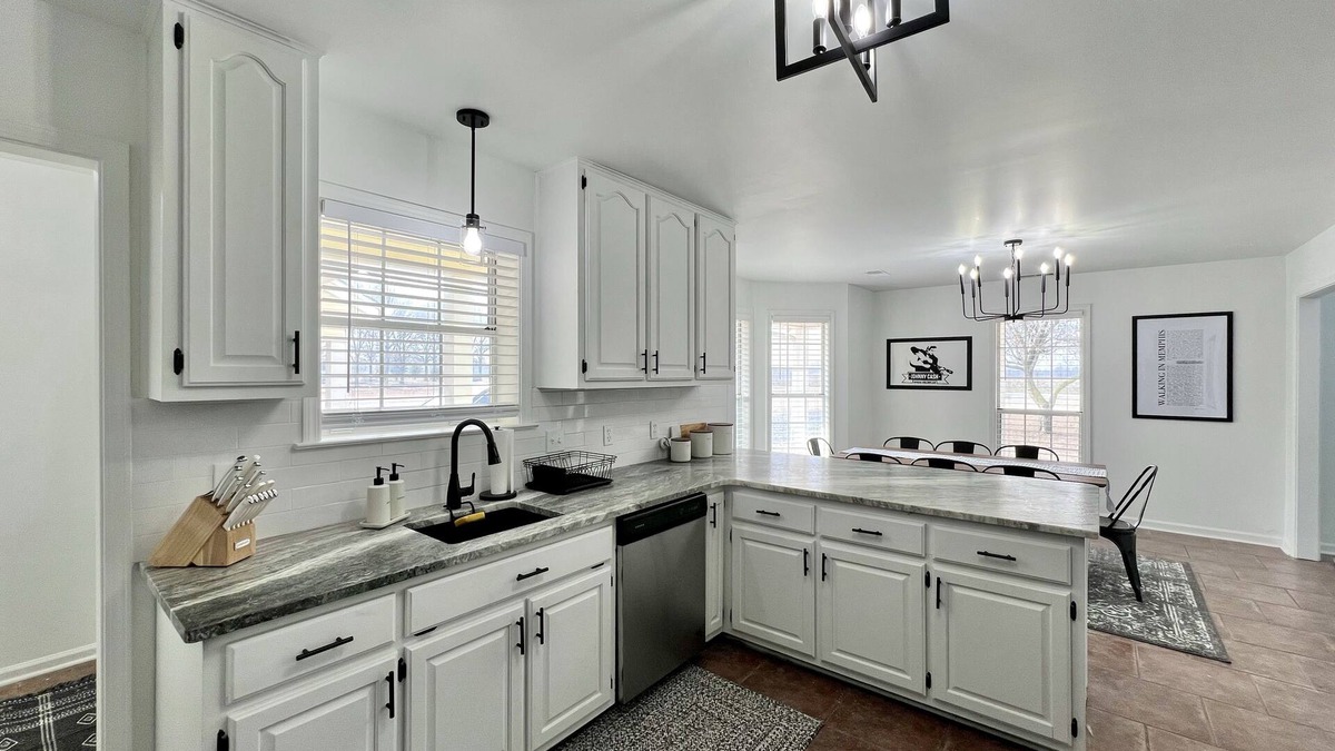 Marion House | NEW! 901 Country Charm - Minutes from Memphis, TN!