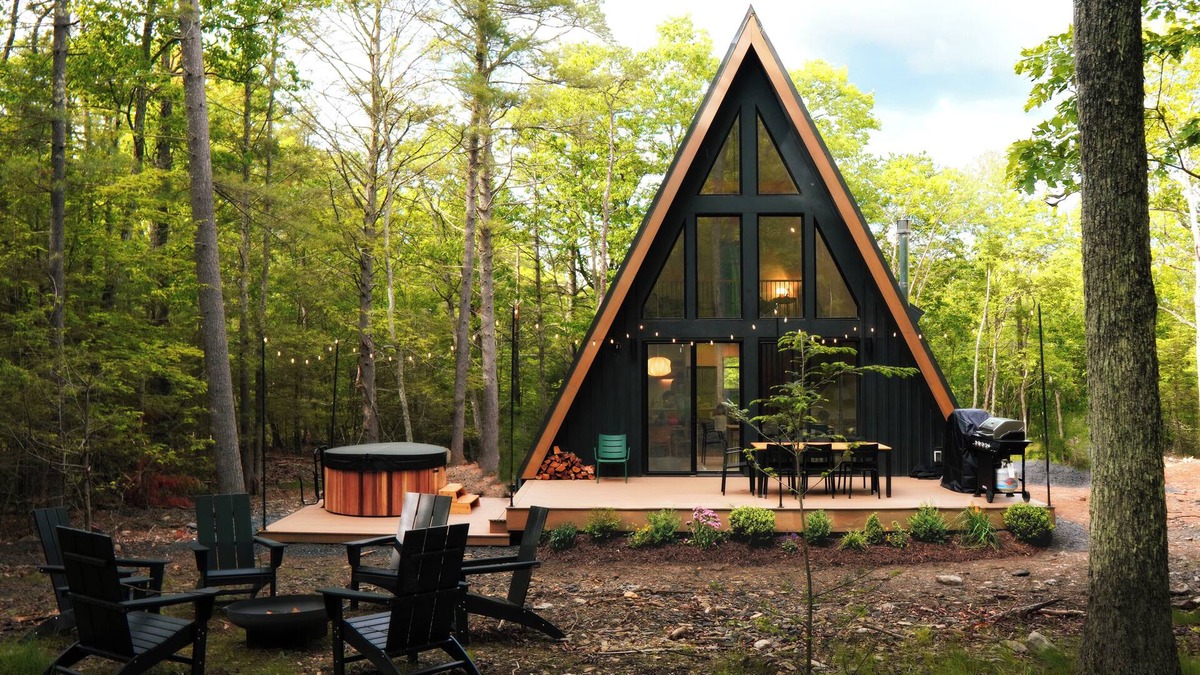 East Stroudsburg Cabin | New A-Frame Cabin Retreat w/Hot Tub in the Poconos