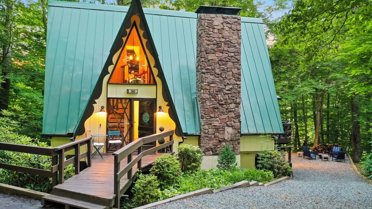Newland Cabin | !NEW! A-Frame, Firepit, Hiking, Festivals
