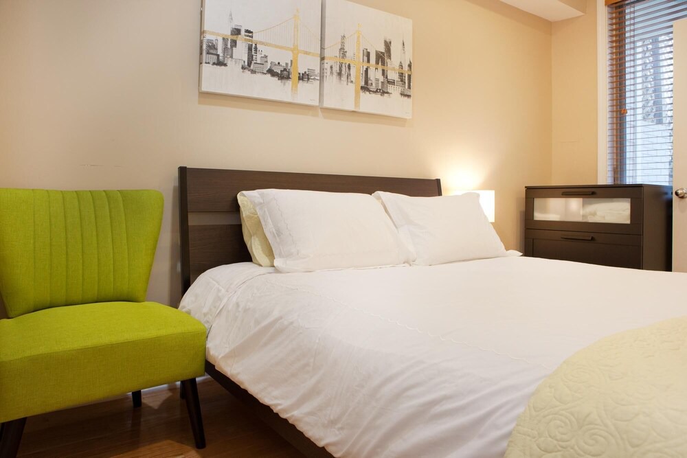 Lanier Heights Apartment | New Adams Morgan 1br, easy to Dupont, Wooldey Park, White House, metro