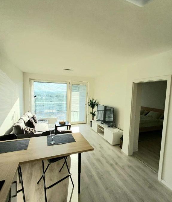 Ruzinov Apartment | New air-conditioned apartment 5 minutes by walk from the airport with free garage parking