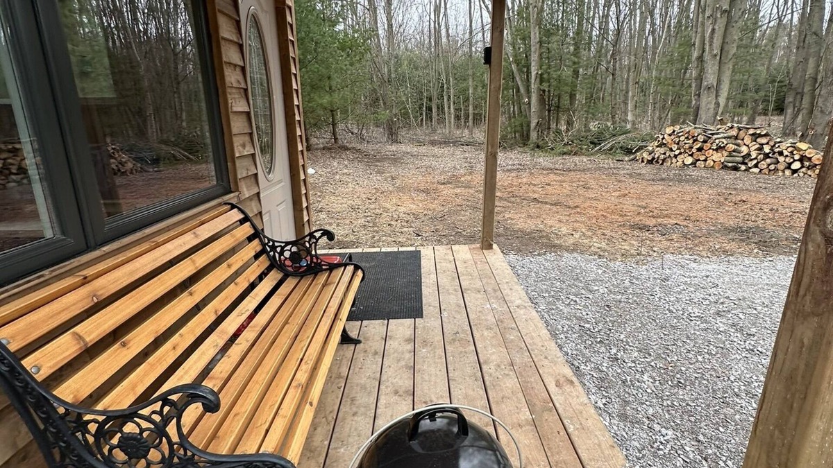 Langton Apartment | New All Season Bunkie! unplug & relax
