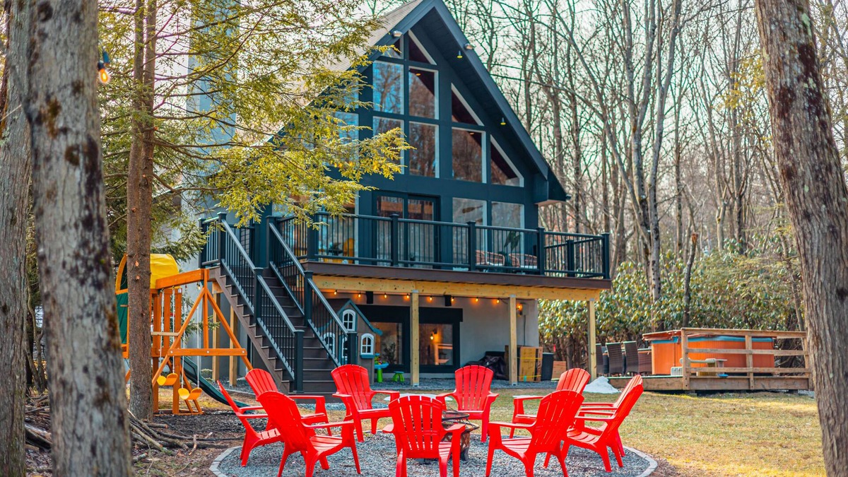 Pocono Summit House | New! All season lakefront house with hot tub!