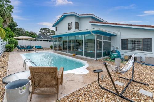 West Bradenton House | New Amazing Heated Pool +14 min to AMI +5BR 20ppl