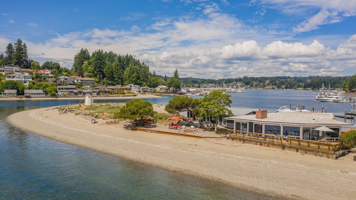Gig Harbor House | NEW- Amazing Lighthouse Beach Waterfront Homes sleeps 14