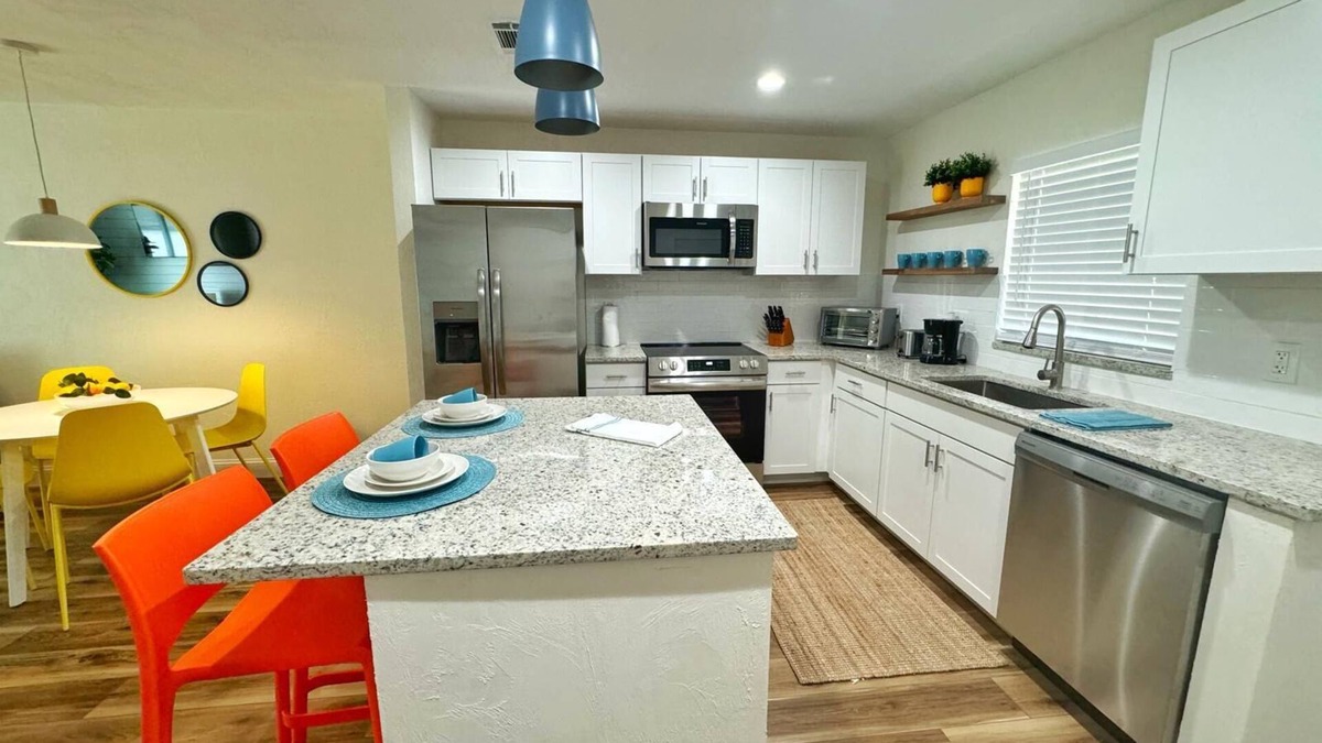 Port Orange House | NEW Amazing Sunshine-Up 6 Guests-Private Backyard
