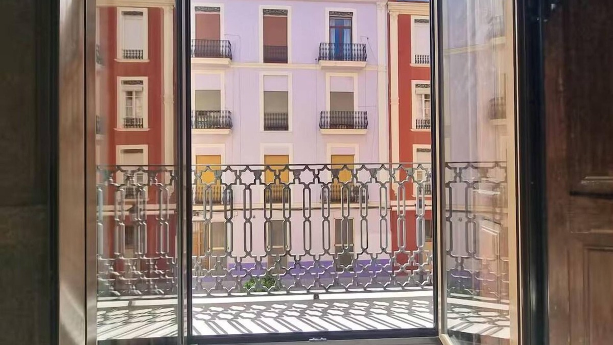 El Botanic Apartment | New and centrally located designer apartment