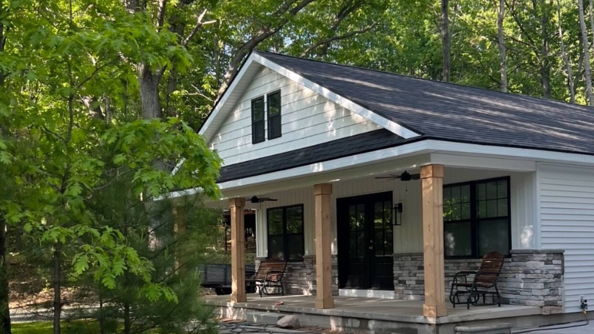 Mears Cabin | New and clean cozy up north cabin!