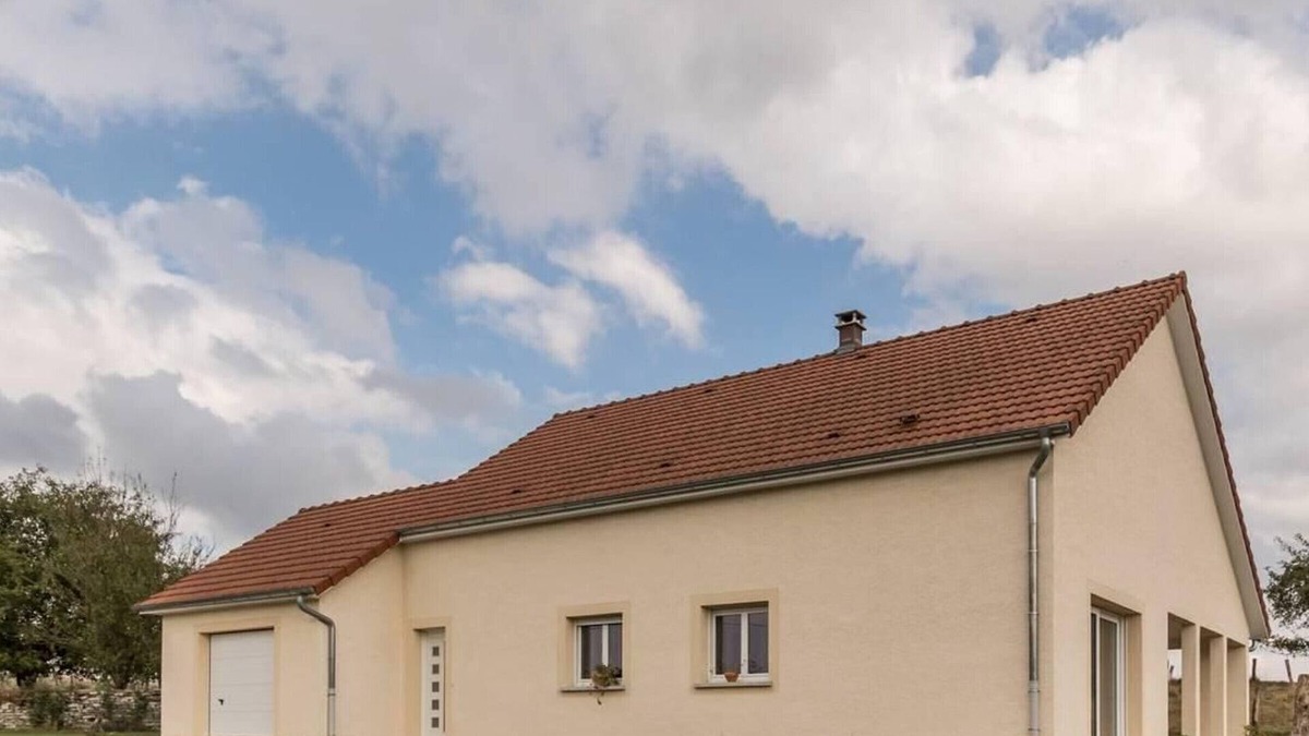 Moimay Cottage | New and quiet country house with garage, near priory and water activities