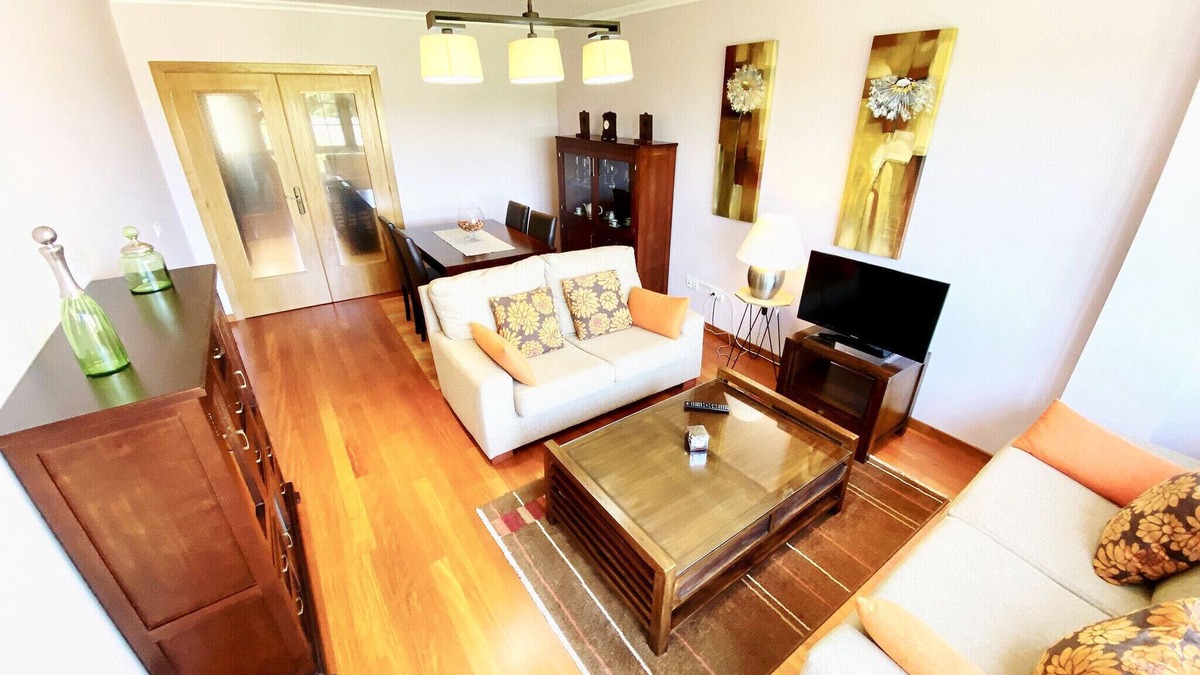Vilanova Apartment | New and spacious apartment with garage space 500 meters from beaches