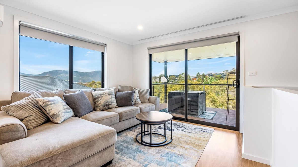 Austins Ferry Apartment | New and Stylish Home in Peaceful Location