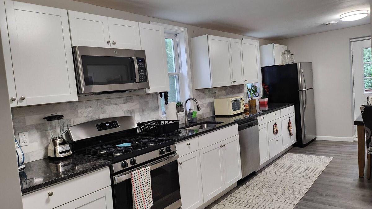 Rutland Apartment | New and updated city escape,quite area,family-friendly