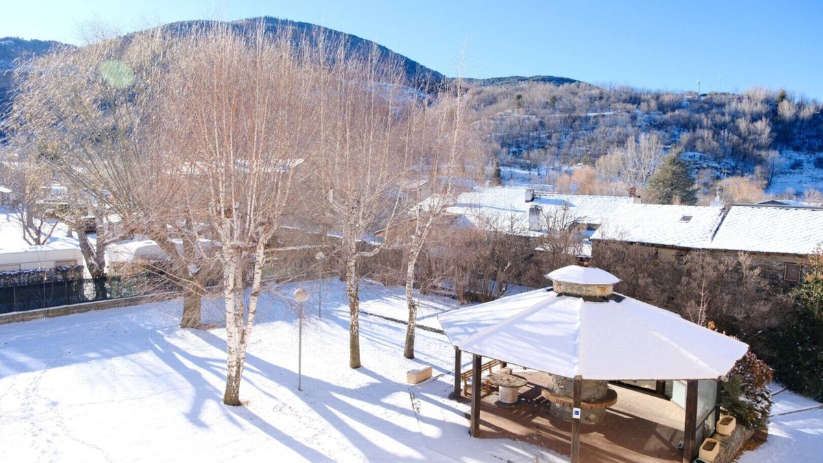 Err Apartment | New apartment, 5 beds – 8 km from the resorts