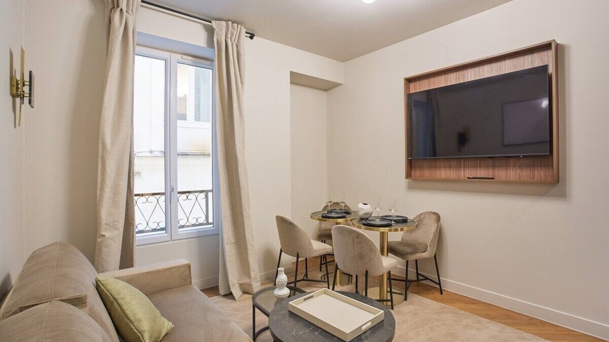 Porte-Saint-Martin Apartment | New apartment Center of Paris/Le Marais