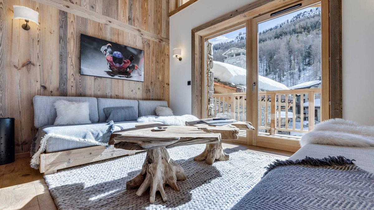 Le Fornet Apartment | New Apartment, Close to the Slopes - Fireplace, Parking, and Modern Amenities