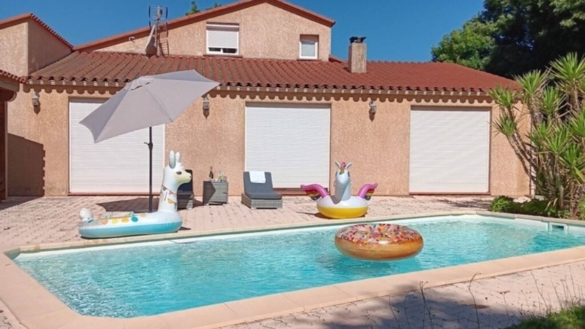 Les Cluses Apartment | New apartment in villa with pool, near sea and mountains, thermal baths