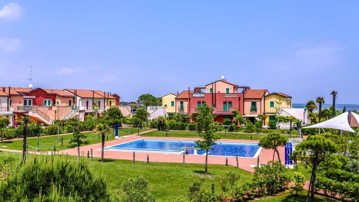 Aprilia Marittima Apartment | New Apartment Lignano - Aprilia with sea view and pool