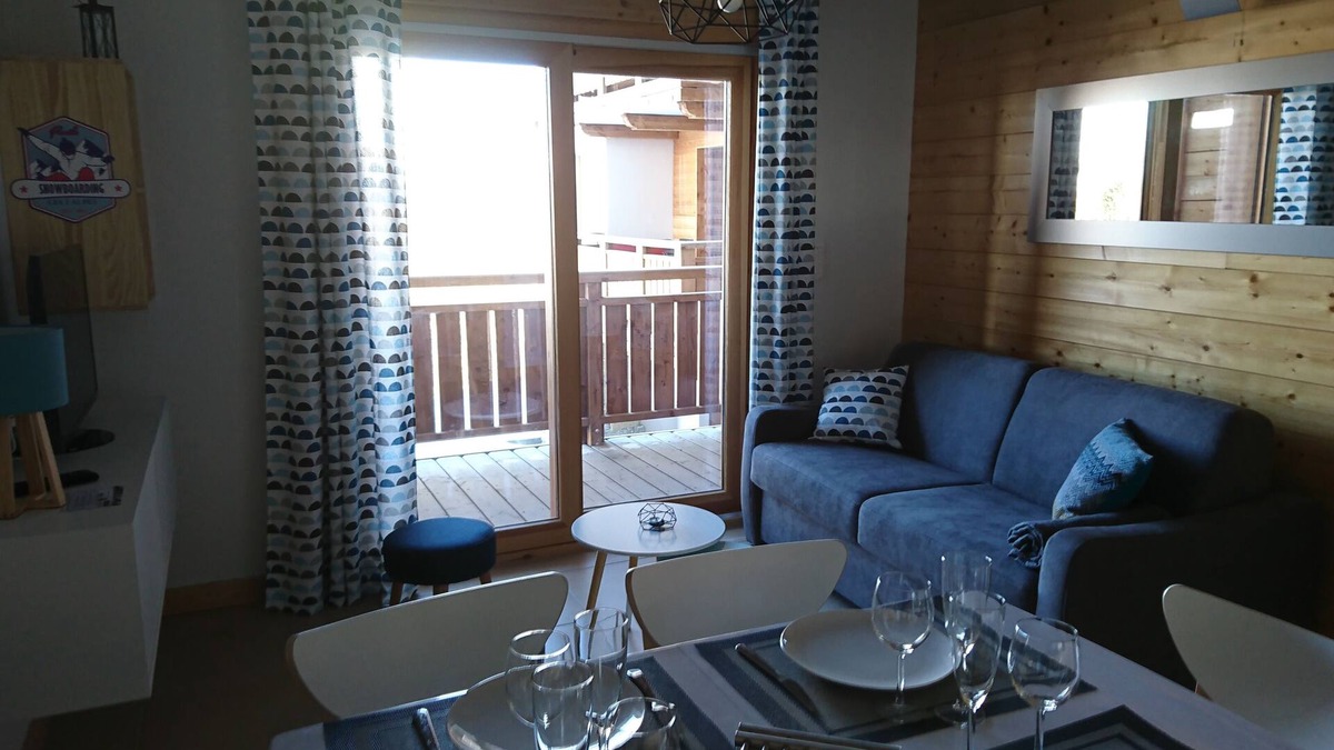 Mont-de-Lans Apartment | New apartment ski-in ski-out with garage