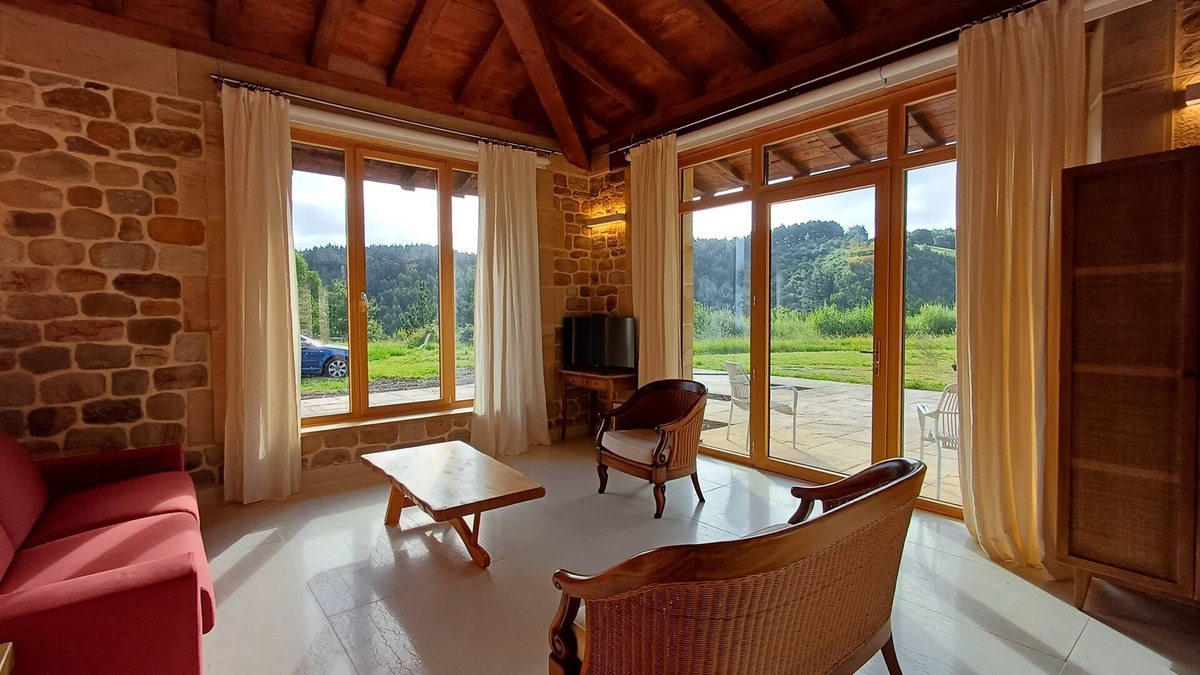 Ea House | New apartment with garden in a rural house with sea views