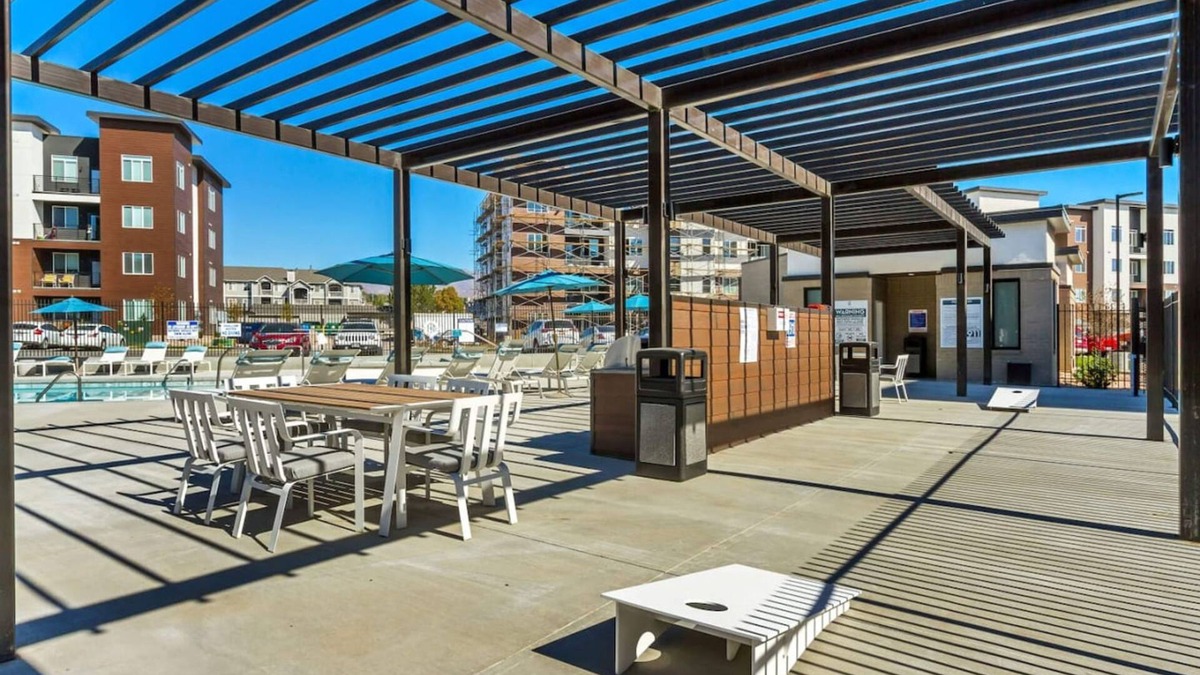 Clearfield Apartment | New Apt - Gigabit Internet - Year-round Pool