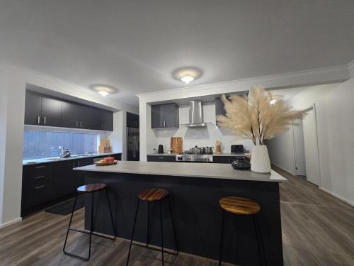 Lucas House | New Ballarat House Great for Families & Getaways